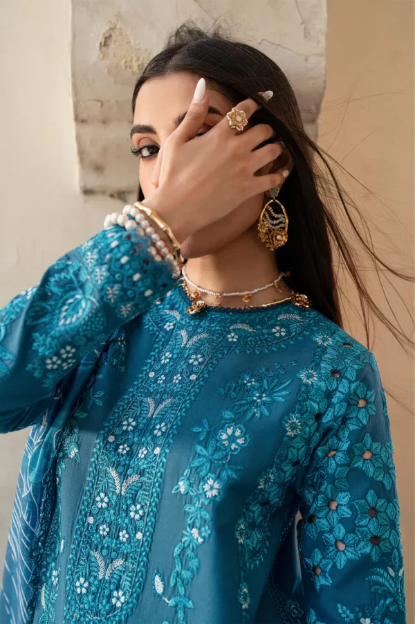 Sarvenia Embroidered Lawn Suit